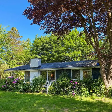 بيت للعطل 3 Bedroom In Dronningmølle